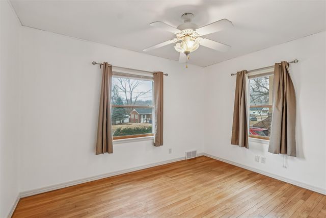 1337 60th Street, Des Moines, IA 50311