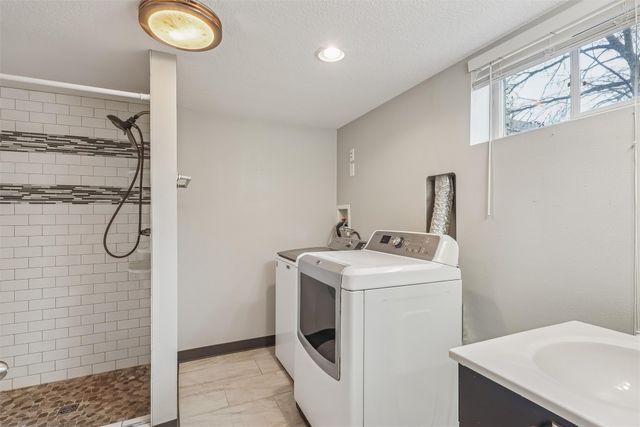 1337 60th Street, Des Moines, IA 50311