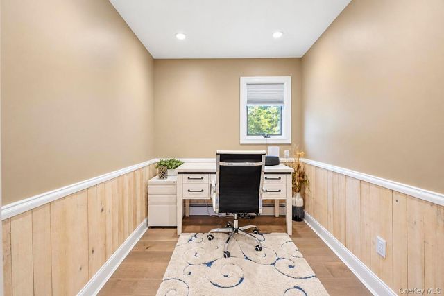 175 Stuyvesant Road, Oakdale, NY 11769
