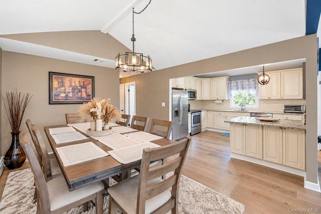 175 Stuyvesant Road, Oakdale, NY 11769