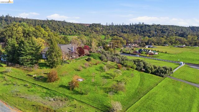 9360 Highway 49, Sonora, CA 95370