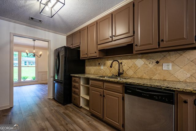 106 Powers Court, Lagrange, GA 30240