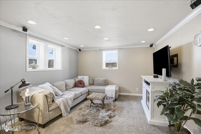 629 W 15th Avenue, Anchorage, AK 99501