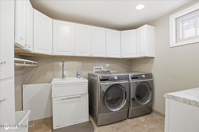 629 W 15th Avenue, Anchorage, AK 99501