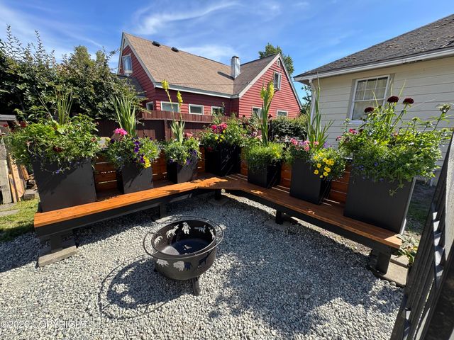 629 W 15th Avenue, Anchorage, AK 99501