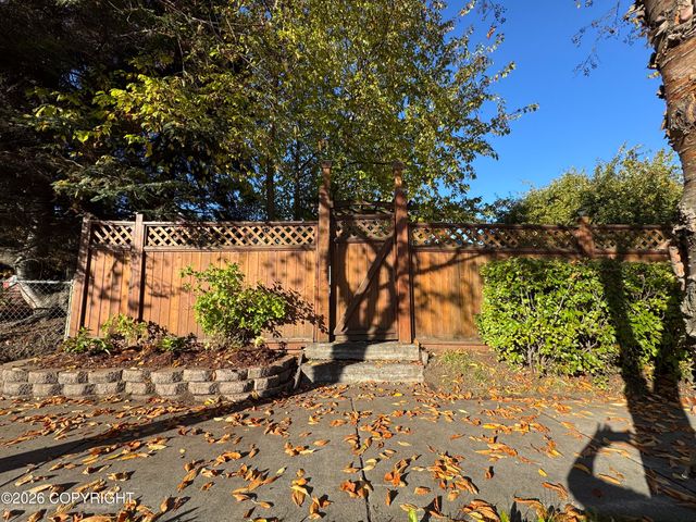 629 W 15th Avenue, Anchorage, AK 99501