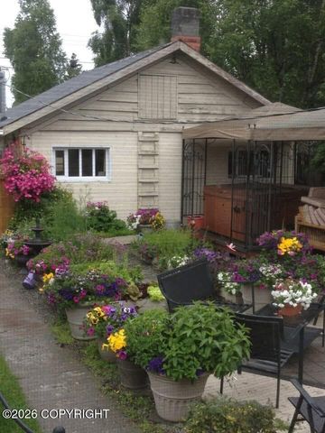 629 W 15th Avenue, Anchorage, AK 99501