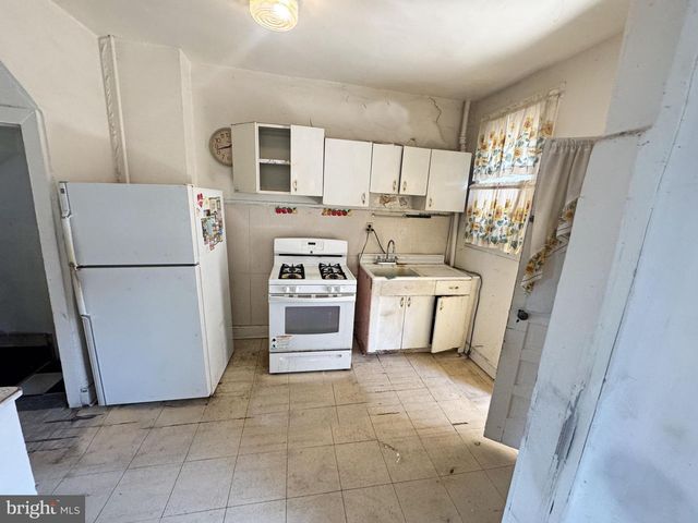2215 BELAIR RD, Baltimore, MD 21213
