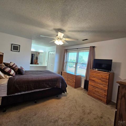 2114 Rangeview Dr, Pueblo, CO 81008