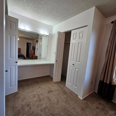 2114 Rangeview Dr, Pueblo, CO 81008