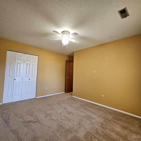 2114 Rangeview Dr, Pueblo, CO 81008