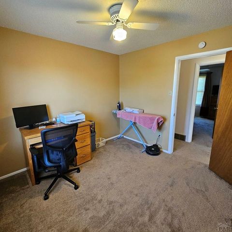 2114 Rangeview Dr, Pueblo, CO 81008