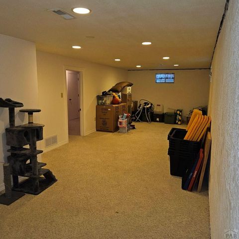 2114 Rangeview Dr, Pueblo, CO 81008