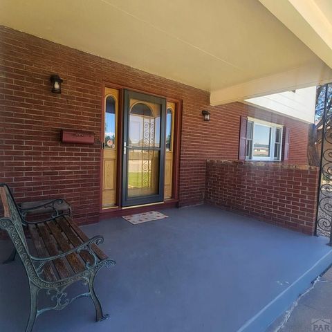 2114 Rangeview Dr, Pueblo, CO 81008