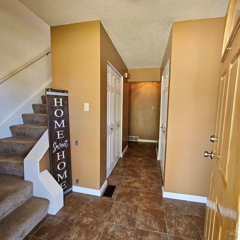 2114 Rangeview Dr, Pueblo, CO 81008