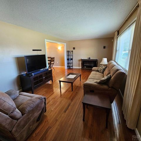2114 Rangeview Dr, Pueblo, CO 81008