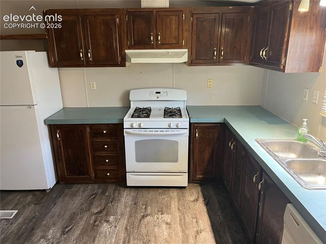 271 E Countryside Drive, Pueblo West, CO 81007