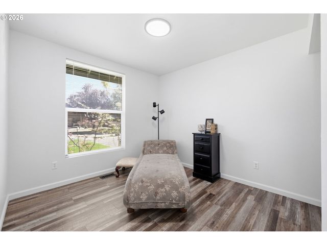 2076 ASSUMPTION St, Eugene, OR 97402