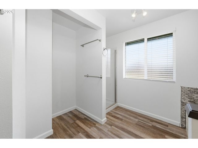 2076 ASSUMPTION St, Eugene, OR 97402