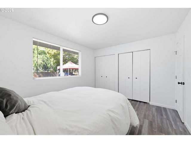 2076 ASSUMPTION St, Eugene, OR 97402