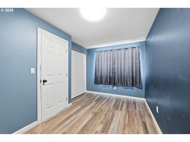 2076 ASSUMPTION St, Eugene, OR 97402