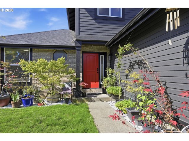 2076 ASSUMPTION St, Eugene, OR 97402