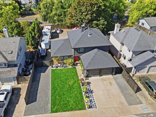 2076 ASSUMPTION St, Eugene, OR 97402