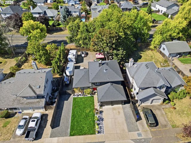 2076 ASSUMPTION St, Eugene, OR 97402
