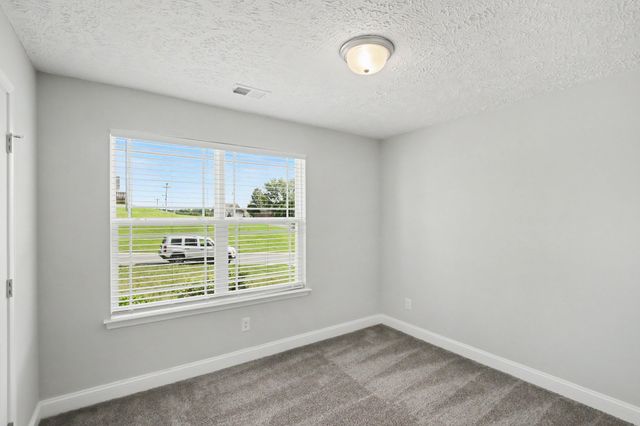 273 Green Hills Dr, Springfield, TN 37172
