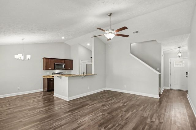 273 Green Hills Dr, Springfield, TN 37172