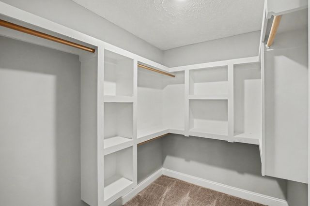 273 Green Hills Dr, Springfield, TN 37172