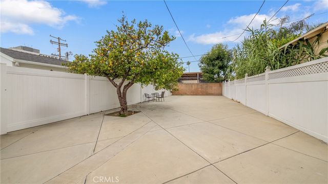 6443 Agnes Avenue, North Hollywood, CA 91606