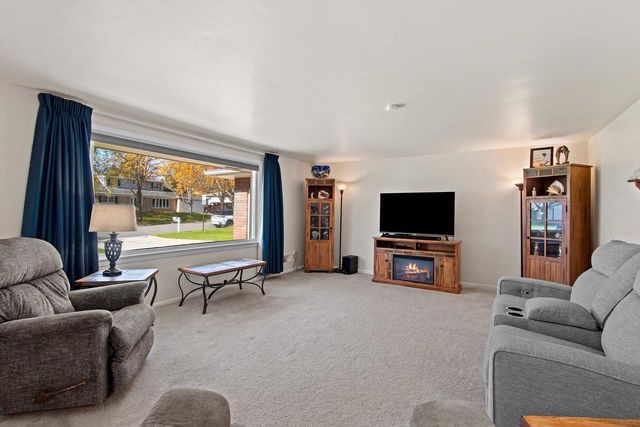 914 RASMUSSEN PLACE, Green Bay, WI 54304