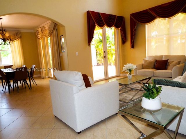 6042 SW 163rd Ave, Miami, FL 33193
