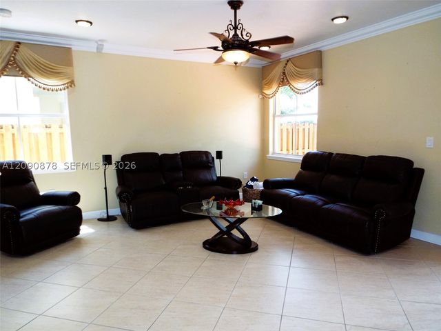 6042 SW 163rd Ave, Miami, FL 33193