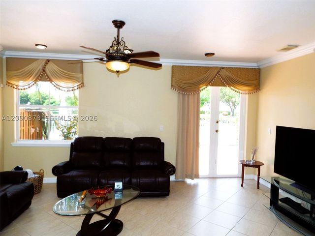 6042 SW 163rd Ave, Miami, FL 33193