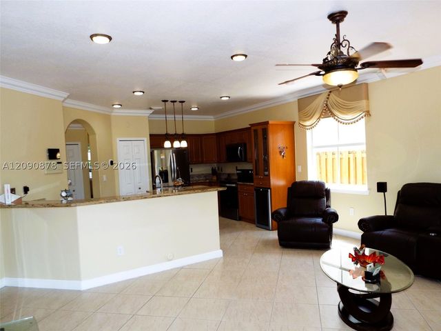 6042 SW 163rd Ave, Miami, FL 33193