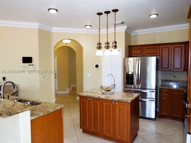 6042 SW 163rd Ave, Miami, FL 33193