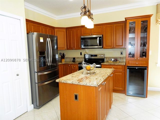 6042 SW 163rd Ave, Miami, FL 33193