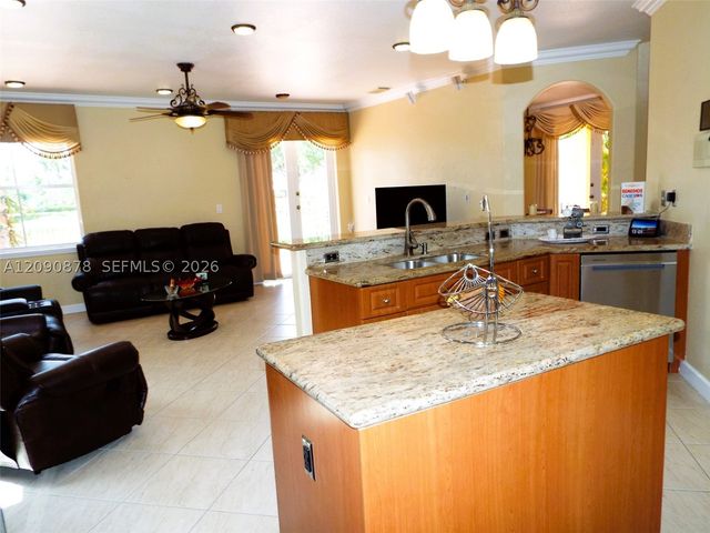 6042 SW 163rd Ave, Miami, FL 33193