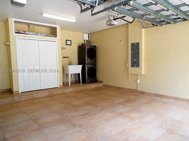 6042 SW 163rd Ave, Miami, FL 33193