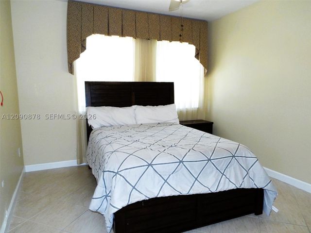 6042 SW 163rd Ave, Miami, FL 33193