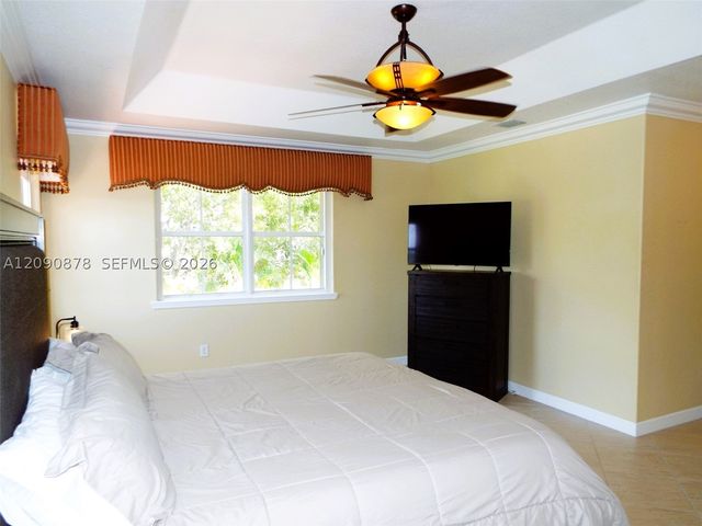 6042 SW 163rd Ave, Miami, FL 33193
