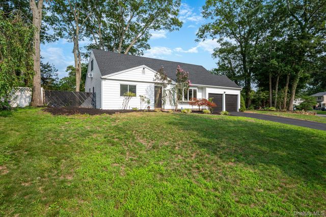 23 Dellmarie Lane, Nesconset, NY 11767