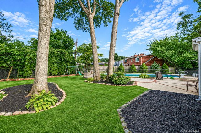 23 Dellmarie Lane, Nesconset, NY 11767