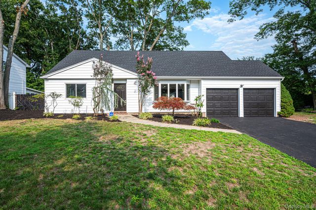 23 Dellmarie Lane, Nesconset, NY 11767