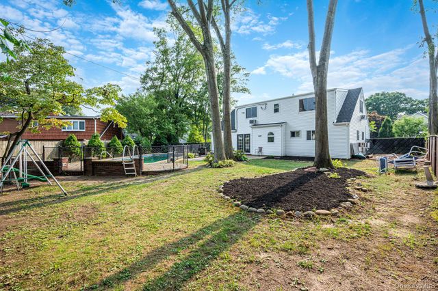 23 Dellmarie Lane, Nesconset, NY 11767