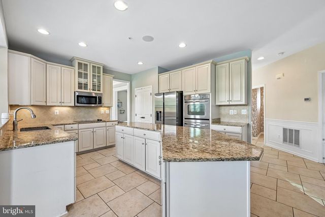 338 MEADOW CREEK DR, Westminster, MD 21158
