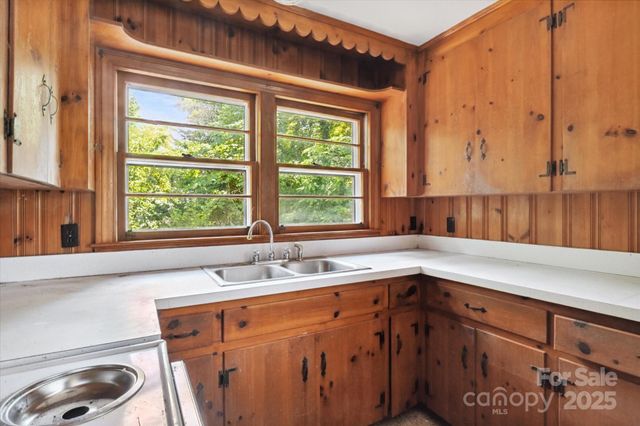 859 Stacy Hill Road, Nebo, NC 28761
