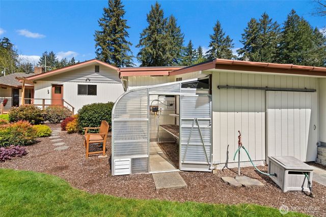 2403 Elliott Avenue NW, Olympia, WA 98502